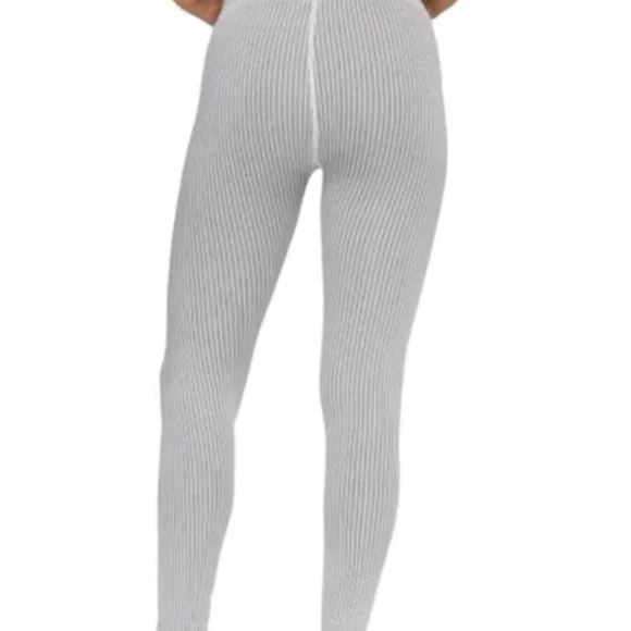 Good American| NWOT Women’s Size 3/4 Black and White Striped Ribbed Leggings - Picture 3 of 8